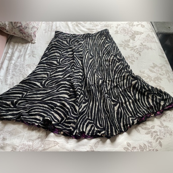 NWT Coldwater Creek Reversible Midi Skirt XL Dark Floral Animal Print Feminine - Picture 2 of 6